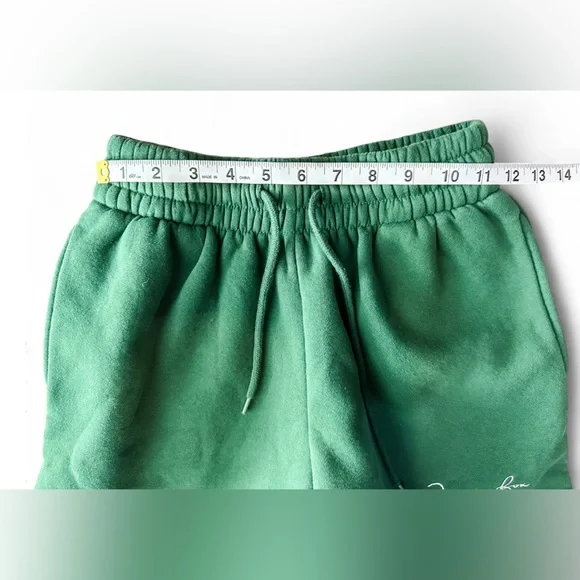 White Fox Sweat Shorts Green Women’s - Size XSmall - Picture 9 of 10
